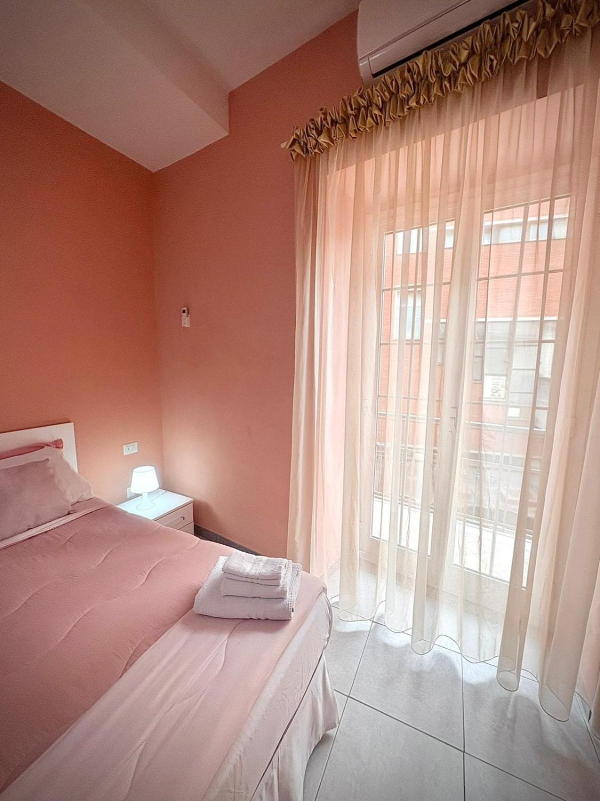 نابولي Rianna House B&B المظهر الخارجي الصورة