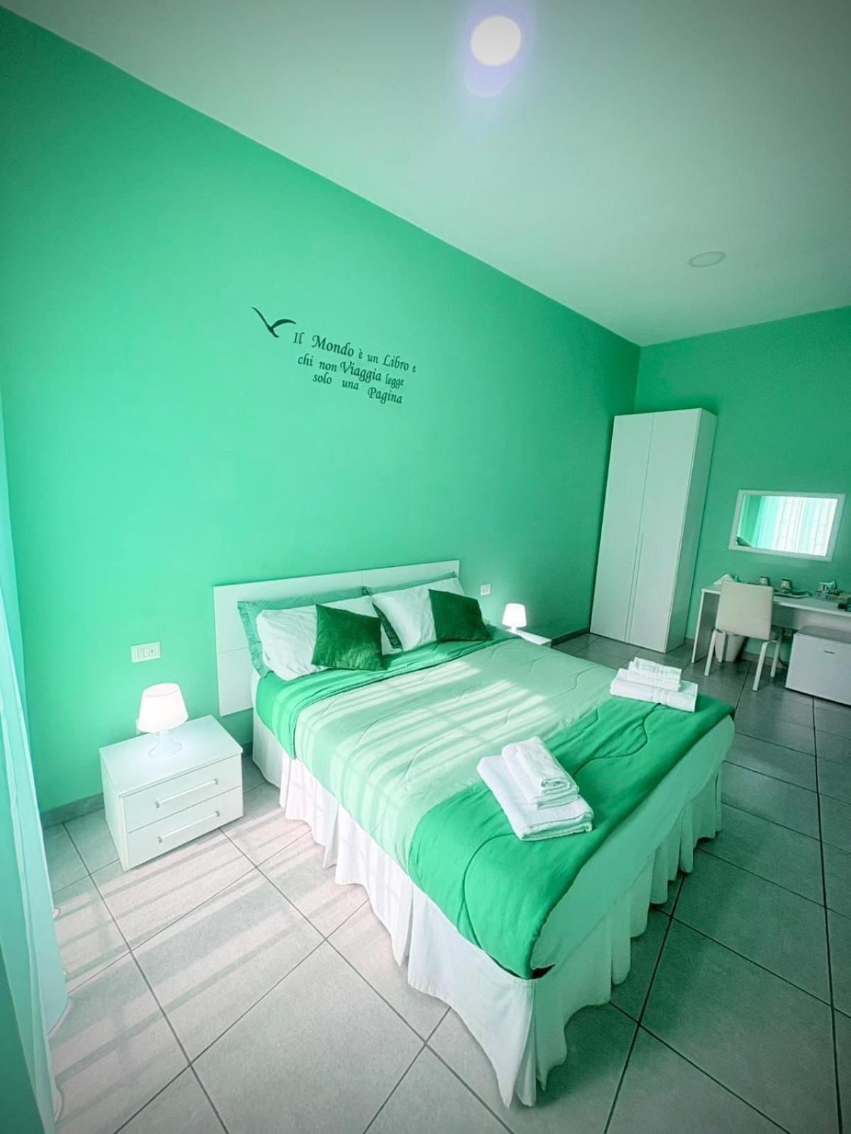 نابولي Rianna House B&B المظهر الخارجي الصورة